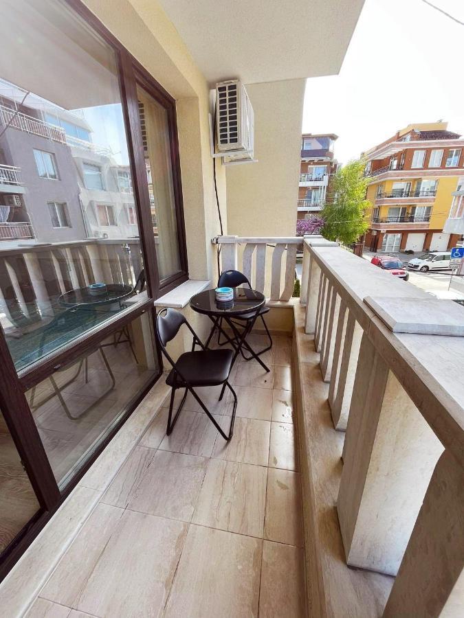 Lovely Studio Apartment On The Beach Burgas Stad Buitenkant foto